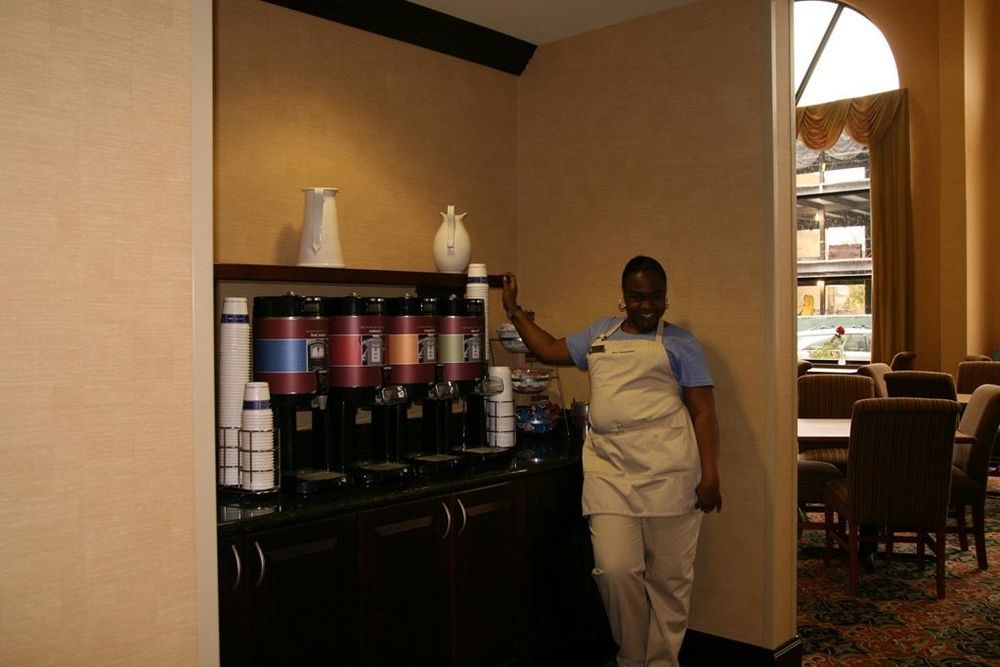 Hampton Inn Schenectady Downtown Ресторан фото