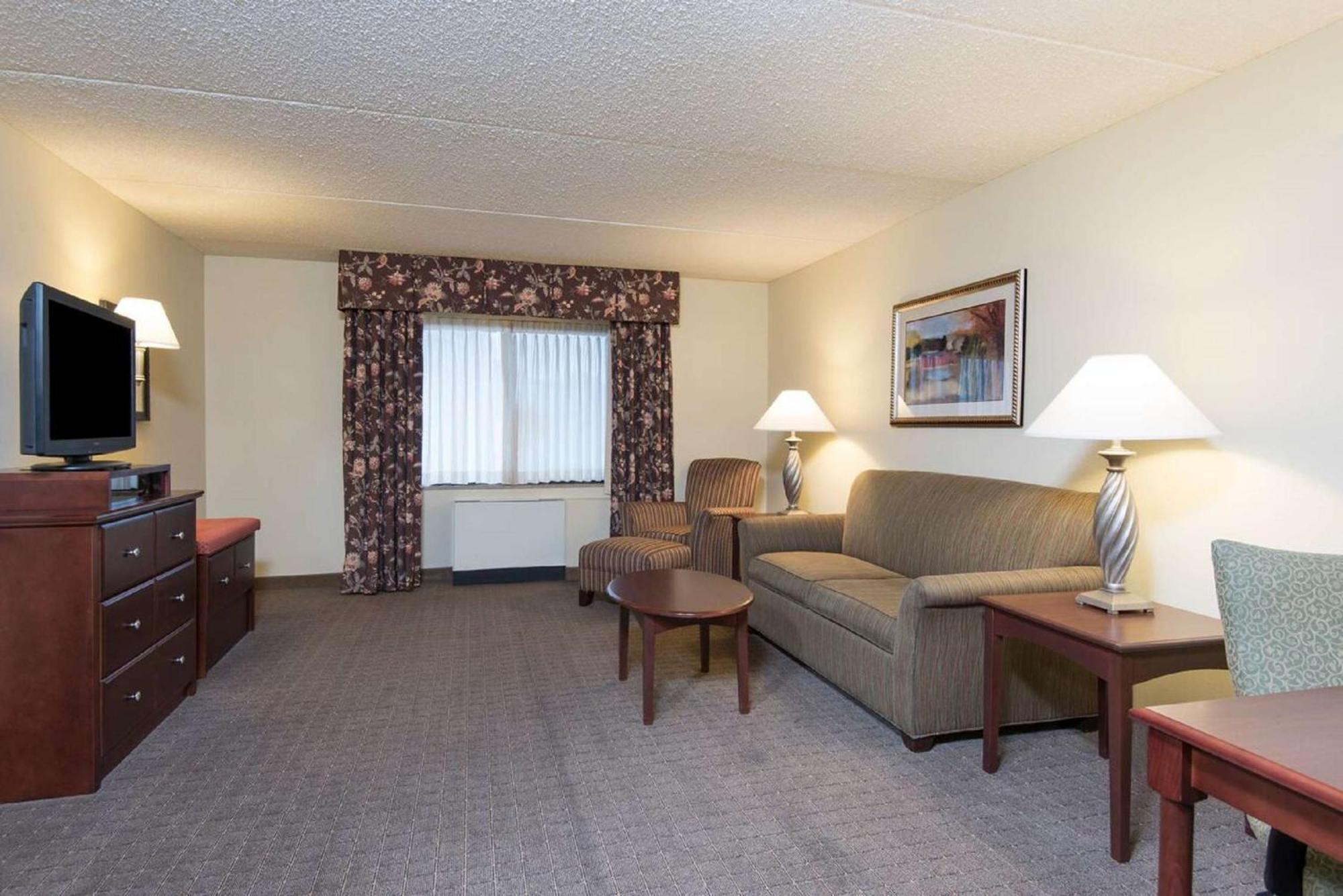 Hampton Inn Schenectady Downtown Экстерьер фото