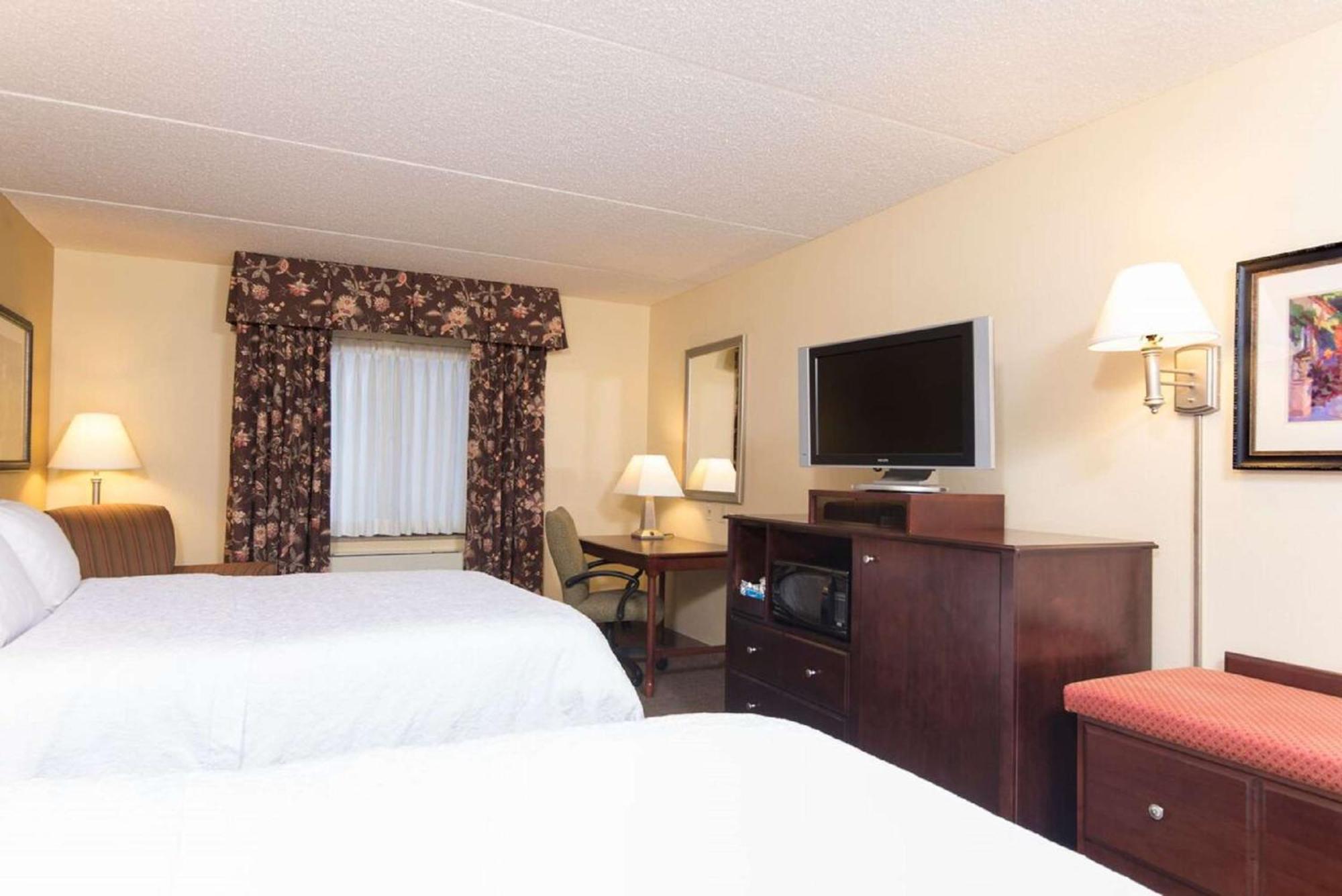 Hampton Inn Schenectady Downtown Экстерьер фото