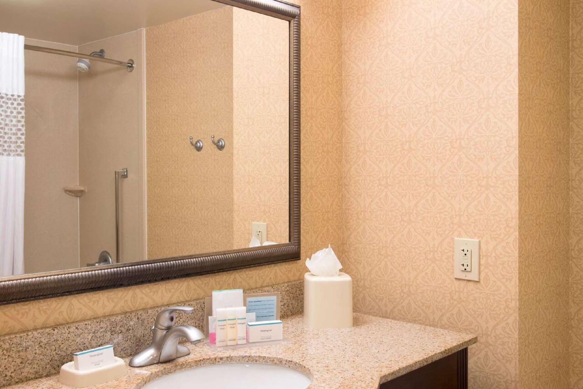 Hampton Inn Schenectady Downtown Экстерьер фото