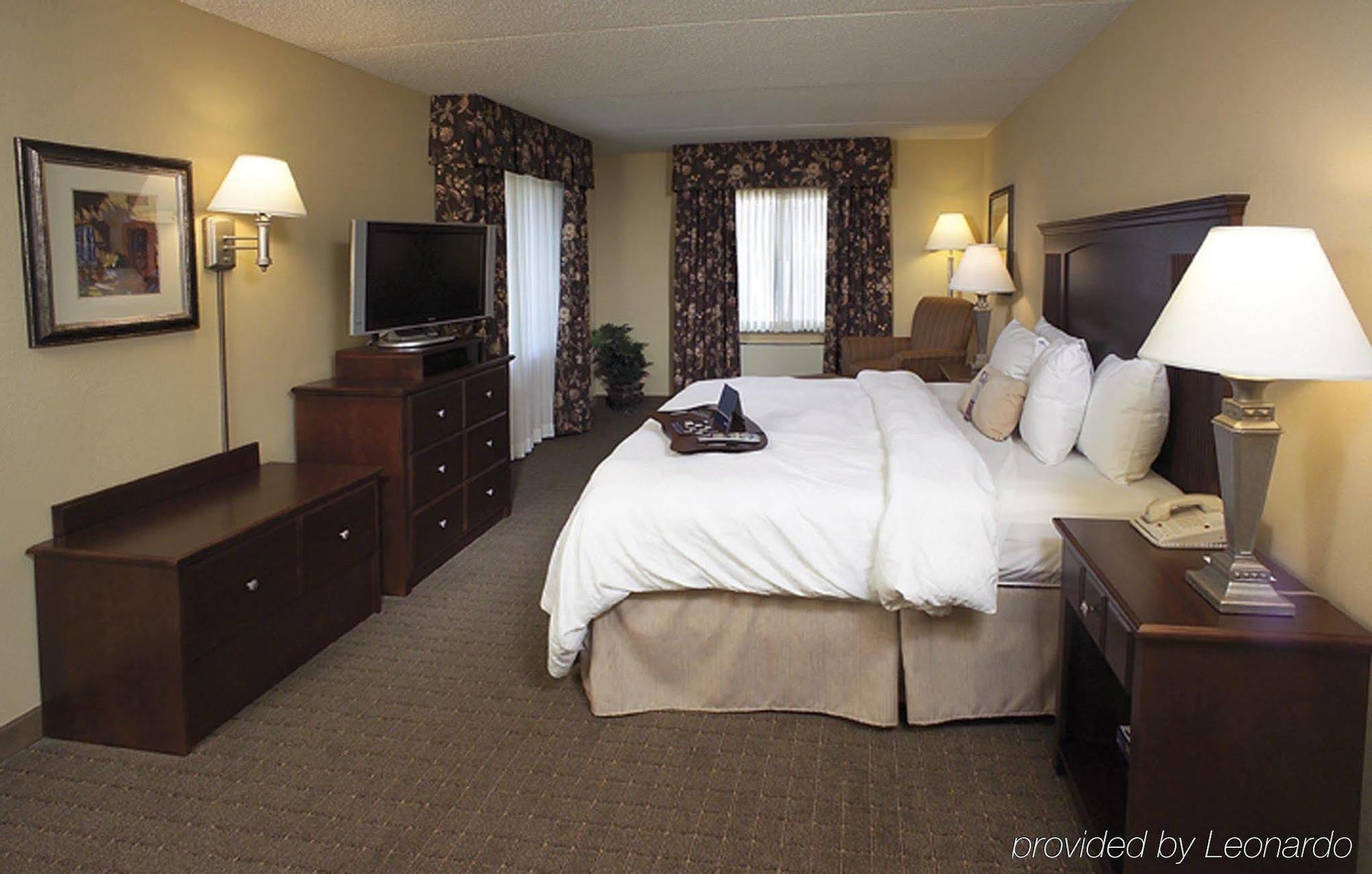 Hampton Inn Schenectady Downtown Номер фото